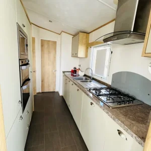 Modern 30ft static caravan with panoramic Tamar Valley views - Image 8