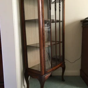 Small wooden display cabinet - Image 3