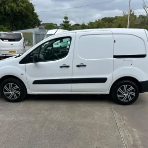 PEUGEOT PARTNER 1.6 BlueHDi 855 Professional White Manual Diesel 2018 - Image 2