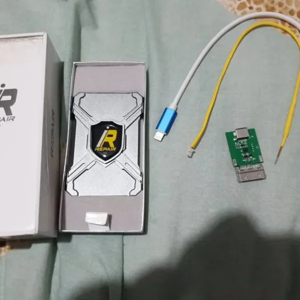 IREPAIR P10 BOX WITH LEADS AND ADAPTER FOR OLDER IPADS OR IPHONES