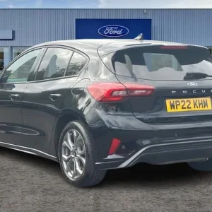 2022 Ford Focus 1.0 EcoBoost ST-Line 5-door manual hatchback - Image 2