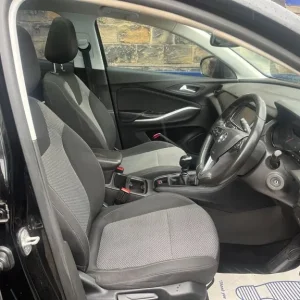 2018 Vauxhall Grandland X 1.2 Turbo SE HATCHBACK - Image 7