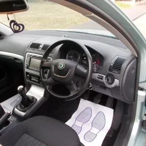 2009 Skoda Octavia 1.9 TDI Elegance Euro 4 5dr Estate Diesel Manual - Image 8