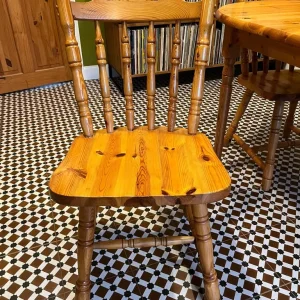 Pine table and 4 chairs - Image 4