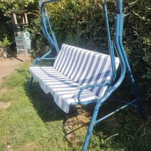 Garden swing bench