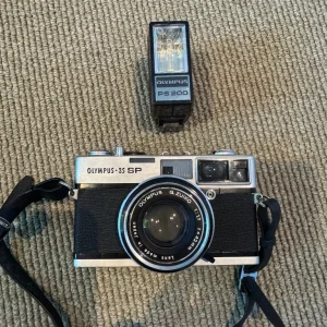 Olympus 35 SP 35mm camera with PS 200 flash
