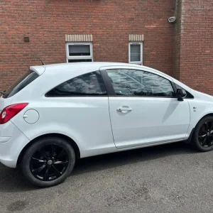 Vauxhall Corsa 1.2L 2014 3-door hatchback - Image 5