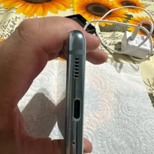 Samsung S20 FE - Image 4