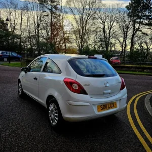 Vauxhall Corsa 1.0L 3-door 2011 - Image 3