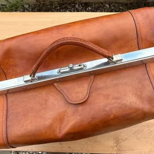 Vintage Brown Leather Gladstone Bag - Image 2