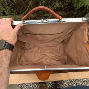 Vintage Brown Leather Gladstone Bag - Image 8