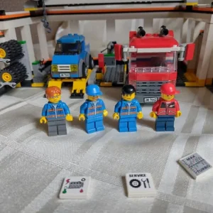 Lego 7642 City Garage - Image 7