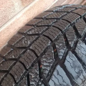 Winter Tyres x4, 215/55/18 Almost Full Tread - Image 5