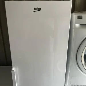 Fridge freezer with 3-month warranty - Image 2