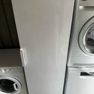 Fridge freezer with 3-month warranty