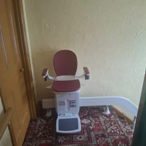 Acorn 180 curved stairlift - Image 3