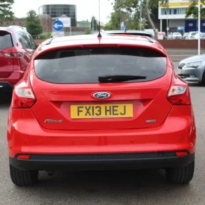 2013 Ford Focus 1.0 EcoBoost Zetec 5-door hatchback - Image 2