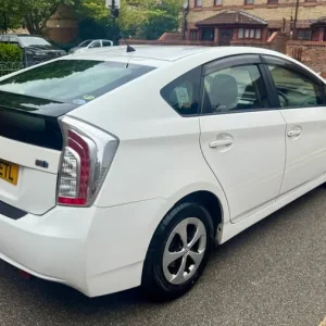 14 REG TOYOTA PRIUS 1.8 HYBRID AUTO - Image 4
