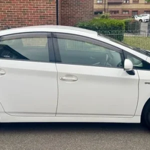14 REG TOYOTA PRIUS 1.8 HYBRID AUTO - Image 6