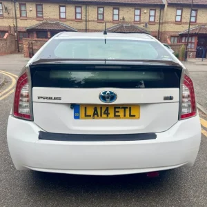 14 REG TOYOTA PRIUS 1.8 HYBRID AUTO - Image 8
