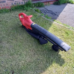 GRIZZLY 2600W GARDEN VAC LEAF BLOWER - Image 3