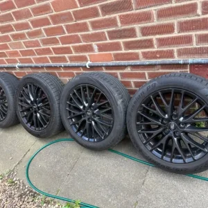 Ford Focus 17-inch alloy wheels - Image 2