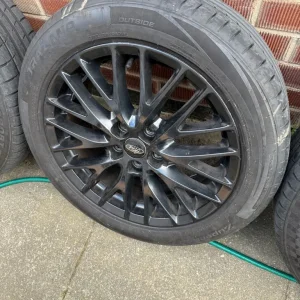 Ford Focus 17-inch alloy wheels - Image 3