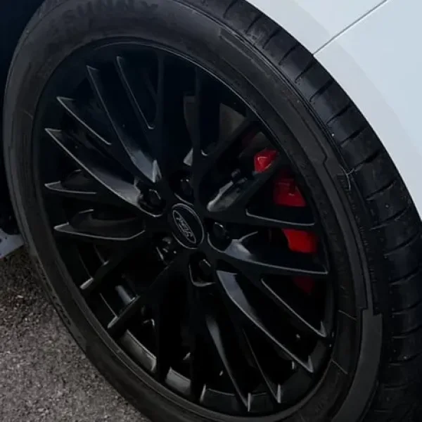 Ford Focus 17-inch alloy wheels