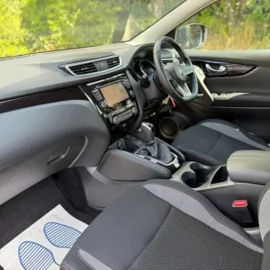 2020 Nissan Qashqai 1.3 DIG-T Acenta Premium 5-door SUV - Image 8
