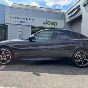 2024 Alfa Romeo Giulia 2.0T Veloce Auto Euro 6 4dr Saloon - Image 8