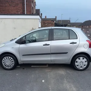 2006 Toyota Yaris hatchback manual 5-door - Image 7