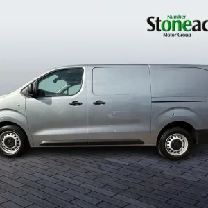 2022 Vauxhall Vivaro 1.5 Turbo D 2900 Dynamic Panel Van - Image 4