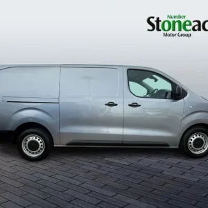 2022 Vauxhall Vivaro 1.5 Turbo D 2900 Dynamic Panel Van - Image 7