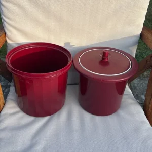 Ice bucket