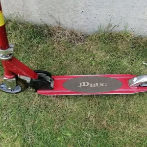JD Bug Jr childrens scooters - pink and red - Image 3