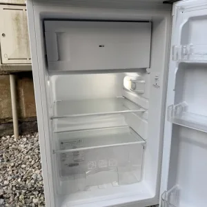 Hoover 105L Undercounter Fridge Freezer - Image 3