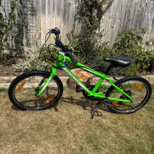 Specialized Hotrock 20” kids bike - Image 4