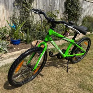 Specialized Hotrock 20” kids bike - Image 5