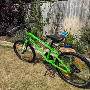 Specialized Hotrock 20” kids bike - Image 6