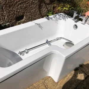 Right angle bath, 1500mm x 800mm, with shower fittings - Image 3