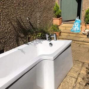 Right angle bath, 1500mm x 800mm, with shower fittings - Image 4