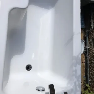 Right angle bath, 1500mm x 800mm, with shower fittings - Image 6