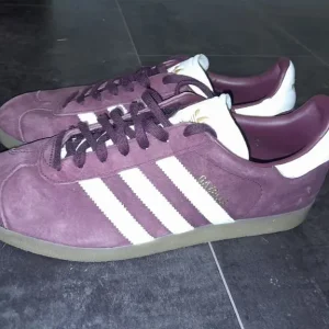 Gazelle Burgundy