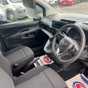 2020 Vauxhall Combo 2300 1.5 Turbo D 100ps H1 Sportive Van Panel Van Diesel Manual - Image 2