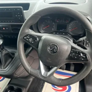 2020 Vauxhall Combo 2300 1.5 Turbo D 100ps H1 Sportive Van Panel Van Diesel Manual - Image 3