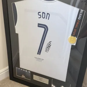 Framed Heung Min Son Tottenham shirt signed - Image 3