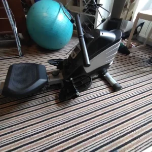 JLL R200 Rowing Machine - Image 2