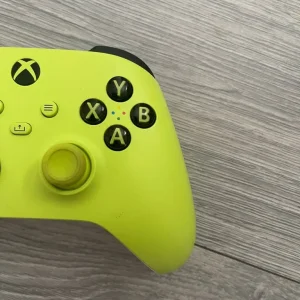 Xbox Series S/X Wireless Controller Electric Volt - Image 3