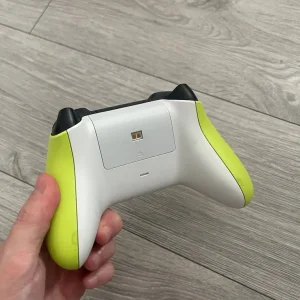Xbox Series S/X Wireless Controller Electric Volt - Image 7