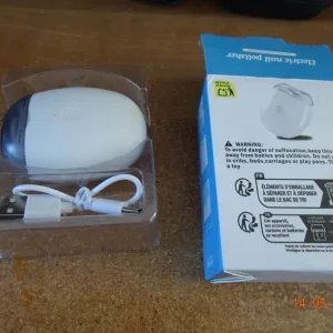 Portable electric nail clippers and grinder with USB charging